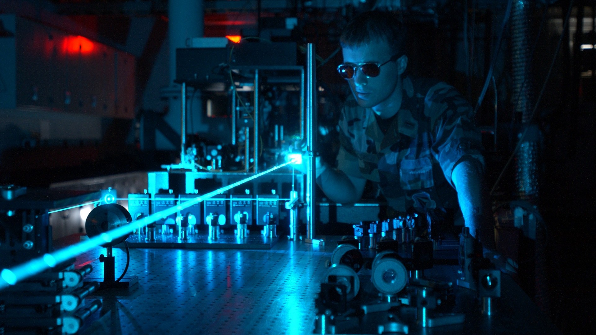 argon-gas-laser-replacement-experiment-blue-green-fiber-multiwavelength-visible